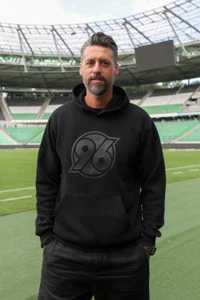 21.09.2026, xtgx, Fussball - 2.Bundesliga Hannover 96 - Pressekonferenz mit Trainer Sandro Wagner emspor, v.l. Sandro Wagner wird neuer Cheftrainer von Hannover 96 (DFL DFB REGULATIONS PROHIBIT ANY USE OF PHOTOGRAPHS as IMAGE SEQUENCES and or QUASI-VIDEO) Hannover