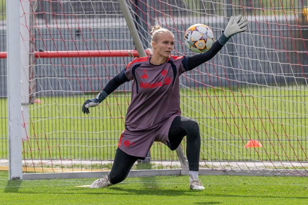 Anna Klink (Torfrau, FC Bayern Muenchen Frauen, 38) FC Bayern Muenchen Frauen, Fussball, Google Pixel Frauen-Bundesliga, Abschlusstraining vor Champions League, Saison 2026 2027, 21.09.2026. Foto: HMB Media Franz Feiner Copyright: HMBxMedia FranzxFeiner