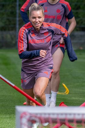 Linda Dallmann (FC Bayern Muenchen Frauen, 10) FC Bayern Muenchen Frauen, Fussball, Google Pixel Frauen-Bundesliga, Abschlusstraining vor Champions League, Saison 2026 2027, 21.09.2026. Foto: HMB Media Franz Feiner Copyright: HMBxMedia FranzxFeiner