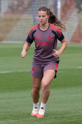 Sarah Mattner-Trembleau (FC Bayern Muenchen Frauen, 11) FC Bayern Muenchen Frauen, Fussball, Google Pixel Frauen-Bundesliga, Abschlusstraining vor Champions League, Saison 2026 2027, 21.09.2026. Foto: HMB Media Franz Feiner Copyright: HMBxMedia FranzxFeiner