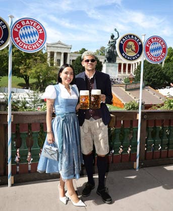 Der FC Bayern München auf dem Oktoberfest 2026 Luis Diaz mit Ehefrau Geraldine Ponce am 20.09.2026 auf dem Oktoberfest in der Käfers Wiesen-Schänke auf der Theresienwiese in München Foto: FC Bayer München Der FC Bayern München auf dem Oktoberfest 2026