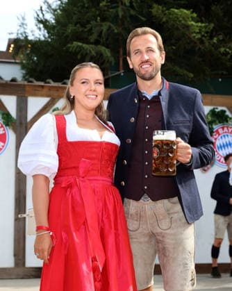 Der FC Bayern München auf dem Oktoberfest 2026 Harry Kane mit Ehefrau Katie Goodland am 20.09.2026 auf dem Oktoberfest in der Käfers Wiesen-Schänke auf der Theresienwiese in München Foto: FC Bayer München Der FC Bayern München auf dem Oktoberfest 2026