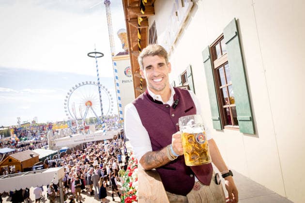 Der FC Bayern München auf dem Oktoberfest 2026 Javi Martinez am 20.09.2026 auf dem Oktoberfest in der Käfers Wiesen-Schänke auf der Theresienwiese in München Foto: FC Bayer München Der FC Bayern München auf dem Oktoberfest 2026