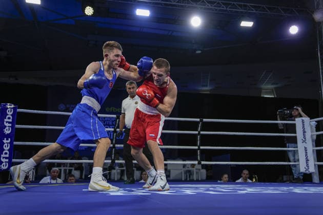European Boxing Championships in Sofia SOFIA, BULGARIA - SEPTEMBER 21: Turkish boxer Mehmethan Cinar (blue) competes against Russian opponent Vsevolod Shumkov (red) during their men s 60kg match at the 2026 European Boxing Championships at Asics Arena in Sofia, Bulgaria, on September 21, 2026. Osmancan Gurdogan Anadolu Sofia Bulgaria. Editorial use only. Please get in touch for any other usage.  Copyright: x2026xAnadoluxOsmancanxGurdoganx