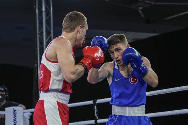 European Boxing Championships in Sofia SOFIA, BULGARIA - SEPTEMBER 21: Turkish boxer Mehmethan Cinar (blue) competes against Russian opponent Vsevolod Shumkov (red) during their men s 60kg match at the 2026 European Boxing Championships at Asics Arena in Sofia, Bulgaria, on September 21, 2026. Osmancan Gurdogan Anadolu Sofia Bulgaria. Editorial use only. Please get in touch for any other usage.  Copyright: x2026xAnadoluxOsmancanxGurdoganx