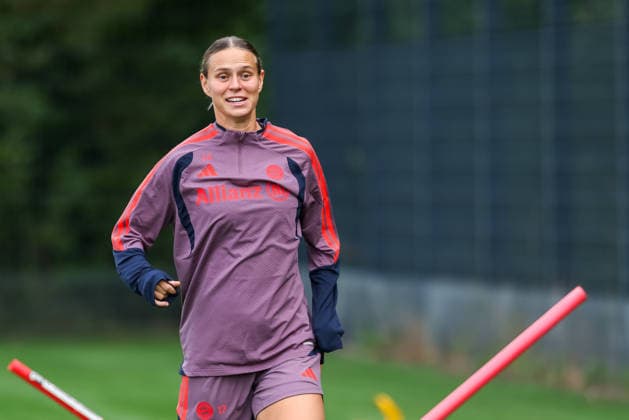 Klara Buehl (FC Bayern Muenchen, 17), GER, FC Bayern Muenchen Frauen Abschlusstraining, Fussball, UEFA Womens Champions League, Saison 2026 2027, 21.09.2026, GER, FC Bayern Muenchen Frauen Abschlusstraining, Fussball, UEFA Womens Champions League, Saison 2026 2027, 21.09.2026 Muenchen Copyright: xEibner-Pressefoto JennixMaulx EP_JML