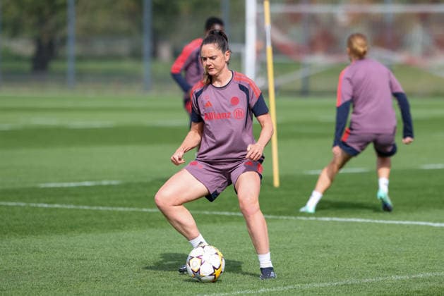 Sarah Zadrazil (FC Bayern Muenchen, 25) mit Ball, GER, FC Bayern Muenchen Frauen Abschlusstraining, Fussball, UEFA Womens Champions League, Saison 2026 2027, 21.09.2026, GER, FC Bayern Muenchen Frauen Abschlusstraining, Fussball, UEFA Womens Champions League, Saison 2026 2027, 21.09.2026 Muenchen Copyright: xEibner-Pressefoto JennixMaulx EP_JML