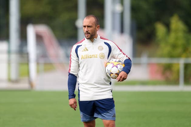 Adrian Negro (FC Bayern Muenchen, Co-Trainer), GER, FC Bayern Muenchen Frauen Abschlusstraining, Fussball, UEFA Womens Champions League, Saison 2026 2027, 21.09.2026, GER, FC Bayern Muenchen Frauen Abschlusstraining, Fussball, UEFA Womens Champions League, Saison 2026 2027, 21.09.2026 Muenchen Copyright: xEibner-Pressefoto JennixMaulx EP_JML