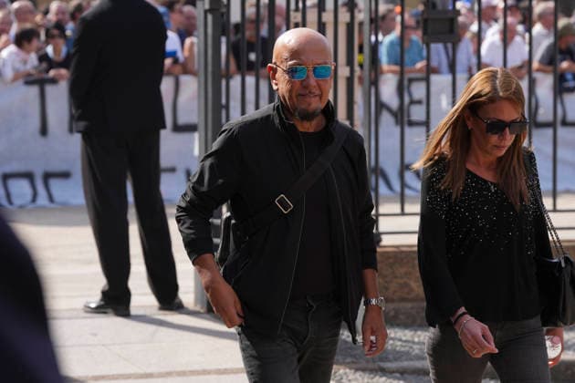 ENrico Ruggeri ai Funerali di Sandro Mazzola presso la Basilica di Sant Ambrogio, Milano (Italy) September 21 2026 (Photo Claudio Furlan LaPresse) Sandro Mazzola s funeral at the Basilica of Sant Ambrogio, Milan (Italy), September 21, 2026  Copyright: xClaudioxFurlan LaPressex