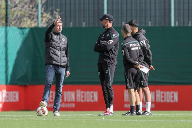 21.09.2026, xtgx, Fussball - 2.Bundesliga Hannover 96 - Training emspor, v.l. Ralf Becker (Hannover, Sportdirektor) und Sandro Wagner (Hannover, Trainer) (DFL DFB REGULATIONS PROHIBIT ANY USE OF PHOTOGRAPHS as IMAGE SEQUENCES and or QUASI-VIDEO) Hannover