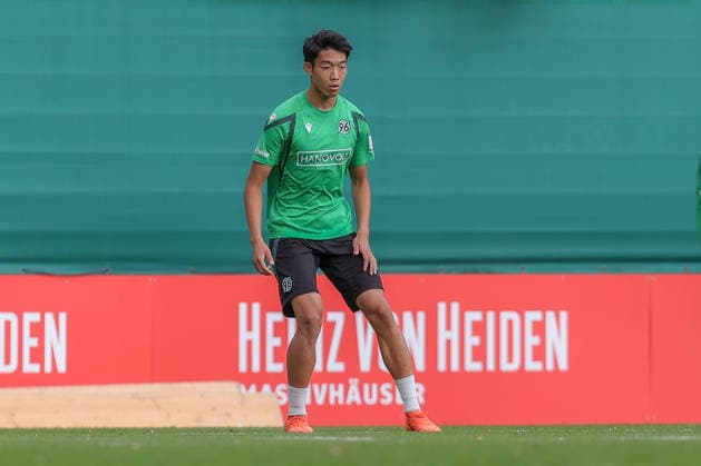 21.09.2026, xtgx, Fussball - 2.Bundesliga Hannover 96 - Training emspor, v.l. Asuma Ikari (Hannover, 32) (DFL DFB REGULATIONS PROHIBIT ANY USE OF PHOTOGRAPHS as IMAGE SEQUENCES and or QUASI-VIDEO) Hannover