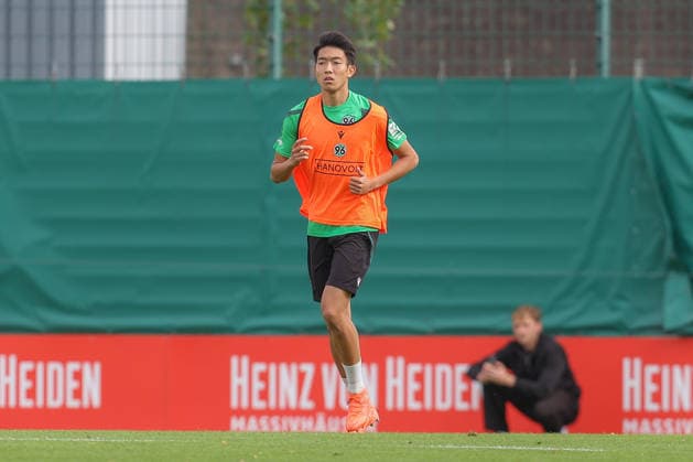 21.09.2026, xtgx, Fussball - 2.Bundesliga Hannover 96 - Training emspor, v.l. Asuma Ikari (Hannover, 32) (DFL DFB REGULATIONS PROHIBIT ANY USE OF PHOTOGRAPHS as IMAGE SEQUENCES and or QUASI-VIDEO) Hannover