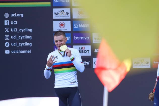 UCI Road World Championship, WM, Weltmeisterschaft Montreal 2026 Gold medalist Remco Evenepoel of Belgium celebrates on the podium during the Men Elite Individual Time Trial medal ceremony at the 2026 UCI Road World Championships on September 20, 2026, in Montreal, Canada. (Photo by Horacio Zamora Eyepix Group) Copyright: xHoracioxZamora xEyepixxGroupx HZ_20092026_197365