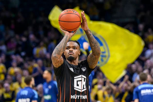 im Bild v.l.: Cobe Williams (NINERS Chemnitz, 24), GER, Berlin, Basketball, Alba Berlin und den Niners Chemnitz, BBL Auftakt, Auftaktspiel, in der UBER Arena, 18.09.2026, Copyright: HMBxMedia UwexKoch