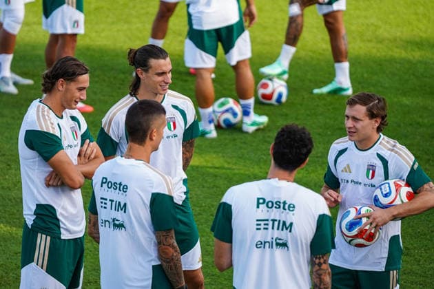 NicolÃ² Barella and Riccardo Calafiori during the Italia team training at federal technical center of Coverciano, Florence, Italy - September 21, 2026. - Soccer  Copyright: xSaraxEsposito LaPressex