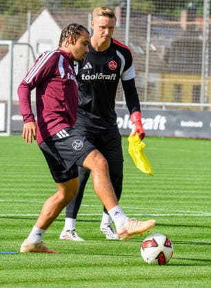 21.09.2026 - Fussball - 2. Fussball - Bundesliga - Saison 2026 2027 - 1. FC Nürnberg Nuernberg FCN ( Club ) - Training - Sportfoto Zink - xwoxzix - Rafael Lubach (18, 1. FC Nürnberg FCN ) vor Jan Reichert (1, 1. FC Nürnberg FCN )