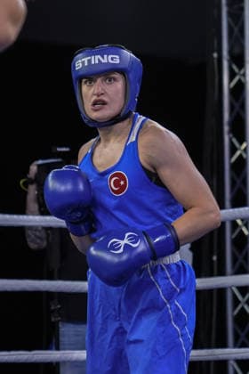 2026 European Boxing Championships in Bulgaria SOFIA, BULGARIA - SEPTEMBER 21: Esra Yildiz Kahraman (blue) of Turkiye competes against Elise Glynn (red) of England in the women s 57kg category during the 2026 European Boxing Championships at Asics Arena in Sofia, Bulgaria, on September 21, 2026. Osmancan Gurdogan Anadolu Sofia Bulgaria. Editorial use only. Please get in touch for any other usage.  Copyright: x2026xAnadoluxOsmancanxGurdoganx