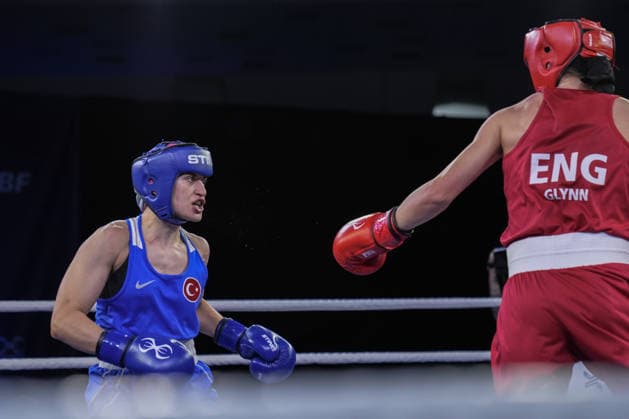 2026 European Boxing Championships in Bulgaria SOFIA, BULGARIA - SEPTEMBER 21: Esra Yildiz Kahraman (blue) of Turkiye competes against Elise Glynn (red) of England in the women s 57kg category during the 2026 European Boxing Championships at Asics Arena in Sofia, Bulgaria, on September 21, 2026. Osmancan Gurdogan Anadolu Sofia Bulgaria. Editorial use only. Please get in touch for any other usage.  Copyright: x2026xAnadoluxOsmancanxGurdoganx