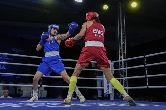 2026 European Boxing Championships in Bulgaria SOFIA, BULGARIA - SEPTEMBER 21: Esra Yildiz Kahraman (blue) of Turkiye competes against Elise Glynn (red) of Great Britain during the women s 57 kg category match at the 2026 European Boxing Championships at the Asics Arena in Sofia, Bulgaria on September 21, 2026. Osmancan Gurdogan Anadolu Sofia Bulgaria. Editorial use only. Please get in touch for any other usage.  Copyright: x2026xAnadoluxOsmancanxGurdoganx