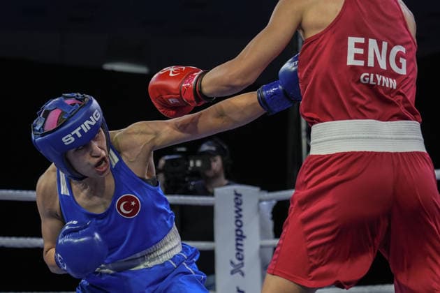 2026 European Boxing Championships in Bulgaria SOFIA, BULGARIA - SEPTEMBER 21: Esra Yildiz Kahraman (blue) of Turkiye competes against Elise Glynn (red) of Great Britain during the women s 57 kg category match at the 2026 European Boxing Championships at the Asics Arena in Sofia, Bulgaria on September 21, 2026. Osmancan Gurdogan Anadolu Sofia Bulgaria. Editorial use only. Please get in touch for any other usage.  Copyright: x2026xAnadoluxOsmancanxGurdoganx