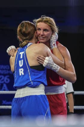 2026 European Boxing Championships in Bulgaria SOFIA, BULGARIA - SEPTEMBER 21: Esra Yildiz Kahraman (blue) of Turkiye wins after competing against Elise Glynn (red) of Great Britain during the women s 57 kg category match at the 2026 European Boxing Championships at the Asics Arena in Sofia, Bulgaria on September 21, 2026. Osmancan Gurdogan Anadolu Sofia Bulgaria. Editorial use only. Please get in touch for any other usage.  Copyright: x2026xAnadoluxOsmancanxGurdoganx