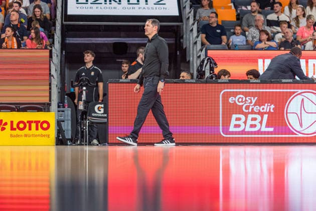 20.09.26 ratiopharm Ulm - MHP Riesen Ludwigsburg Deutschland, Ulm, 20.09.2026, Basketball, Bundesliga, Saison 2026 2027, ratiopharm Ulm - MHP Riesen Ludwigsburg: Ty Harrelson (Trainer ratiopharm Ulm).