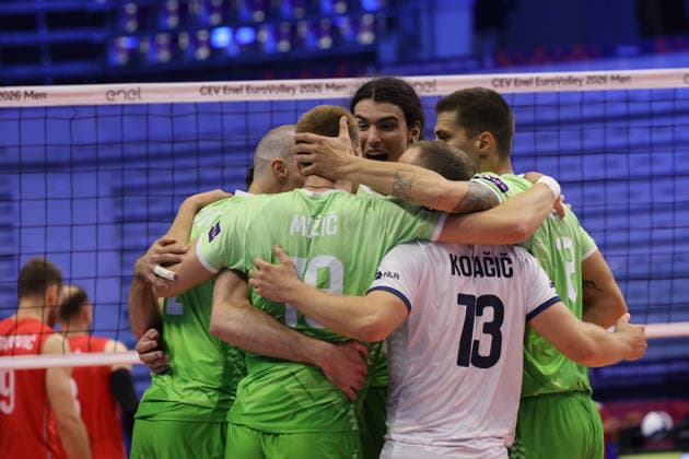 IPA88814636 - Team Slovenia celebrates during the Slovenia vs. Serbia match at the CEV Eurovolley Men s tournament in Turin, Italy, on September 21, 2026  Copyright: xClaudioxBenedetto IPAxSportx xx IPA88814636