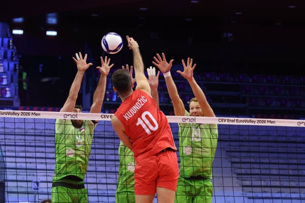 IPA88814643 - Miran Kujundzic (Serbia) against the Slovenian wall during the Slovenia vs. Serbia match at the CEV Eurovolley Men s tournament in Turin, Italy, on September 21, 2026  Copyright: xClaudioxBenedetto IPAxSportx xx IPA88814643