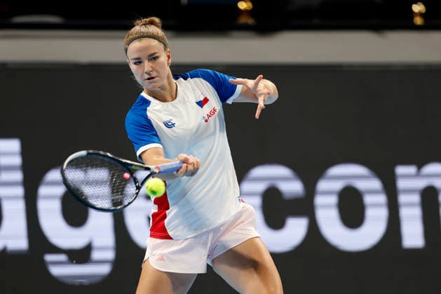 Karolina Muchova, a Czech tennis player, during the warm-up before the Czech Republic vs. Great Britain match in the final round of the 2026 Billie Jean King Cup, September 22, 2026, Shenzhen, China. (CTKxPhoto PavelxLebeda) CTKPhotoF202609220000101  CTKPhotoF202609220000101