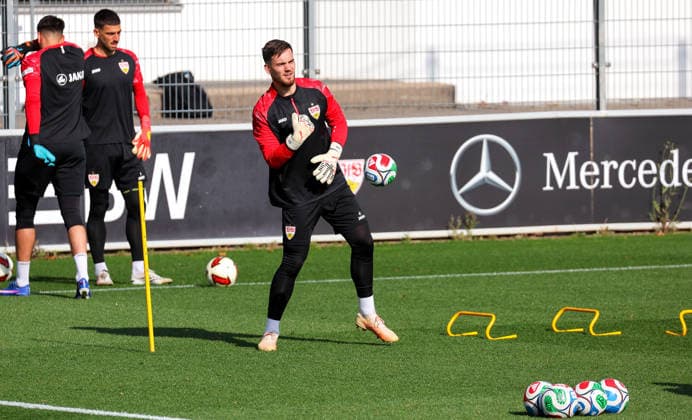 22.09.2026, Deutschland, Stuttgart, Fußball VfB Stuttgart Training, Dennis Seimen