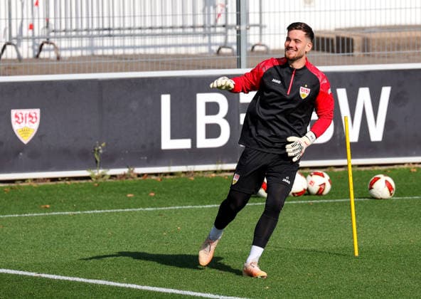 22.09.2026, Deutschland, Stuttgart, Fußball VfB Stuttgart Training, Dennis Seimen