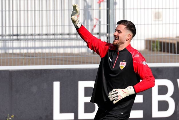 22.09.2026, Deutschland, Stuttgart, Fußball VfB Stuttgart Training, Dennis Seimen
