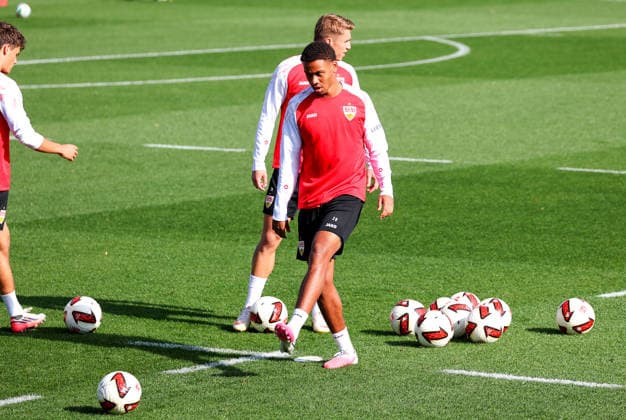 22.09.2026, Deutschland, Stuttgart, Fußball VfB Stuttgart Training, Nikolas Nartey
