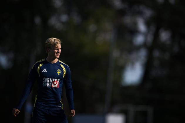 260922 Lucas Bergvall of the Swedish men s national football team at a training session on September 22, 2026 in Stockholm. Photo: Johanna Säll BILDBYRAN kod JL JL0630 fotboll football soccer fotball nations league uefa nations league träning practice training sverige sweden sverige a bbengfotboll football soccer fotball nations league uefa nations league träning practice training sverige sweden sverige a bbeng Copyright: JOHANNAxSÄLL BB260922BB105