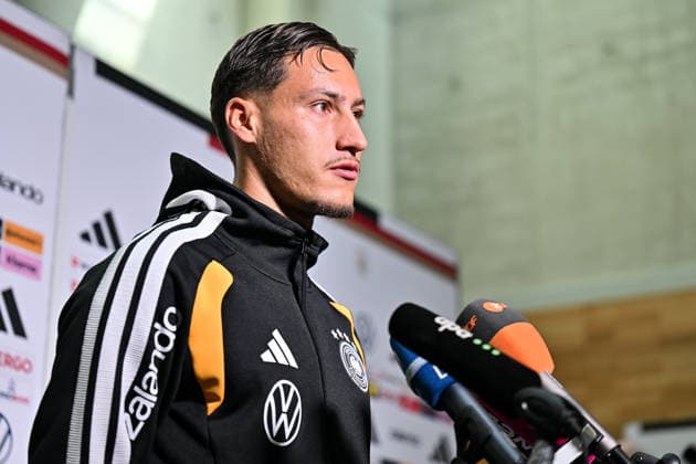 Medienaktivitäten DFB, 22.09.2026 HERZOGENAURACH, GERMANY; 22. SEPTEMBER: im Bild Younes EBNOUTALIB von Eintracht Frankfurt beim Interview bei den ersten Medienaktivitäten der Nationalmannschaft in Herzogenaurach bei Adidas Copyright: xBEAUTIFULxSPORTS Goldbergx