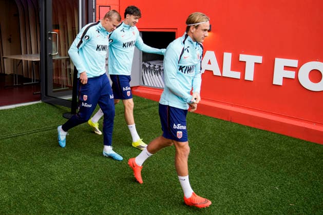 Training with the Norwegian Men s National Soccer Team, Oslo, September 22, 2026: Norway s Erling Braut Haaland, Jorgen Strand Larsen, and Erik Botheim during a training session with the Norwegian Men s National Soccer Team at Ullevaal Stadium, in preparation for the Nations League matches against Denmark, Portugal, and Wales. Photo by Stian Lysberg Solum, NTB, Oslo, Norway. EDITORIAL USE ONLY. RESTRICTED USE FOR BETTING COMPANIES. Copyright: xStianxLysbergxSolumx xNTBx