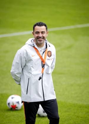 ZEIST - National coach Xavi Hernandez during a training session in preparation for the Nations League matches against Germany, Serbia, Greece, and Serbia. ROBIN VAN LONKHUIJSEN ANP xVIxANPxSportx xxANPxIVx 569642150 originalFilename: 569642150.jpg
