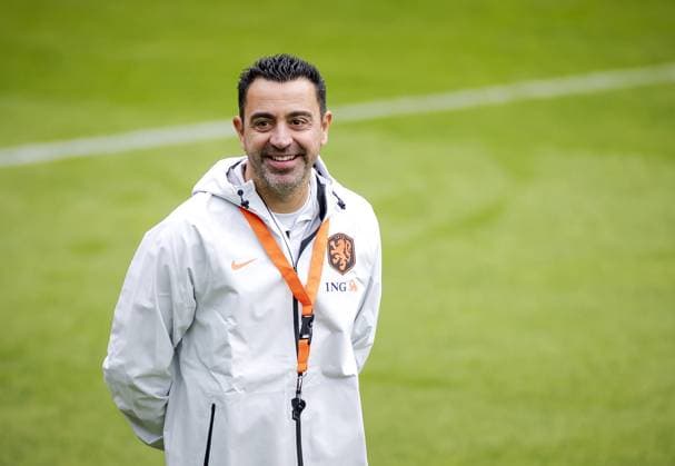 ZEIST - National coach Xavi Hernandez during a training session in preparation for the Nations League matches against Germany, Serbia, Greece, and Serbia. ROBIN VAN LONKHUIJSEN ANP xVIxANPxSportx xxANPxIVx 569642249 originalFilename: 569642249.jpg