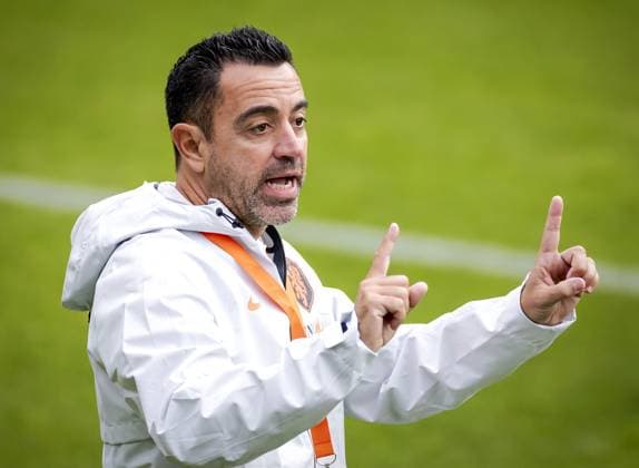 ZEIST - National coach Xavi Hernandez during a training session in preparation for the Nations League matches against Germany, Serbia, Greece, and Serbia. ROBIN VAN LONKHUIJSEN ANP xVIxANPxSportx xxANPxIVx 569643039 originalFilename: 569643039.jpg