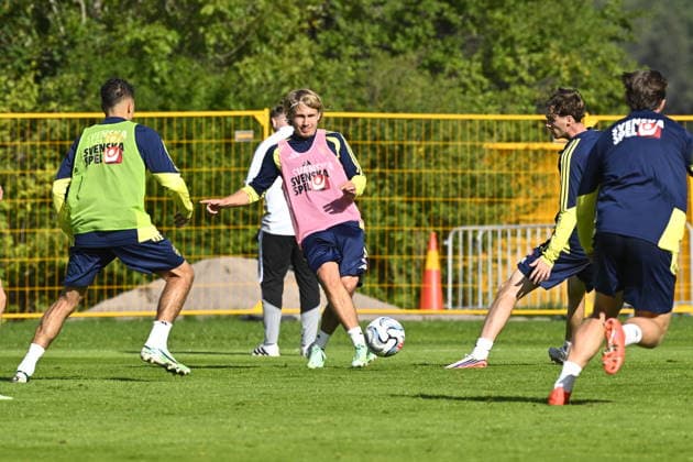 STOCKHOLM, SWEDEN 20260922 Victor Nilsson Lindelöf as Sweden s football team gathers to train on Bosön in Stockholm ahead of the upcoming Nations League matches. STOCKHOLM SWEDEN x12270x