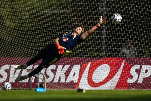 260922 goalkeeper Melker Ellborg of the Swedish men s national football team at a training session on September 22, 2026 in Stockholm. Photo: Johanna Säll BILDBYRAN kod JL JL0630 fotboll football soccer fotball nations league uefa nations league träning practice training sverige sweden sverige a bbeng Copyright: JOHANNAxSÄLL BB260922BB272