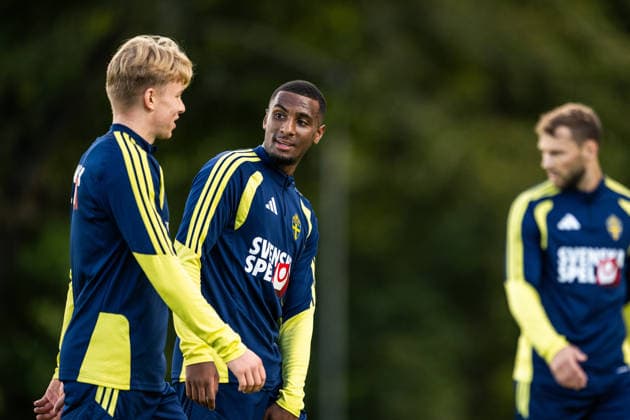 260922 Daniel Svensson and Paulos Abraham of the Swedish men s national football team at a training session on September 22, 2026 in Stockholm. Photo: Johanna Säll BILDBYRAN kod JL JL0630 fotboll football soccer fotball nations league uefa nations league träning practice training sverige sweden sverige a bbeng Copyright: JOHANNAxSÄLL BB260922BB287