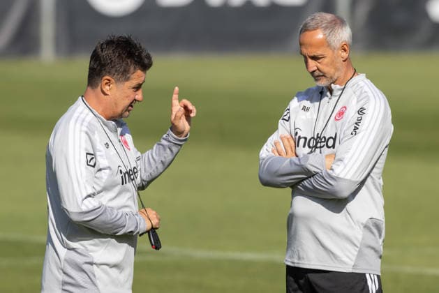 Training Eintracht Frankfurt Links Co-Trainer Christian Peintinger (Eintracht Frankfurt), rechts Trainer Adi Hütter (Eintracht Frankfurt). Training von Eintracht Frankfurt am 22. September 2026 im Deutsche Bank Park in Frankfurt am Main., Frankfurt am Main Hessen Deutschland Deutsche Bank Park