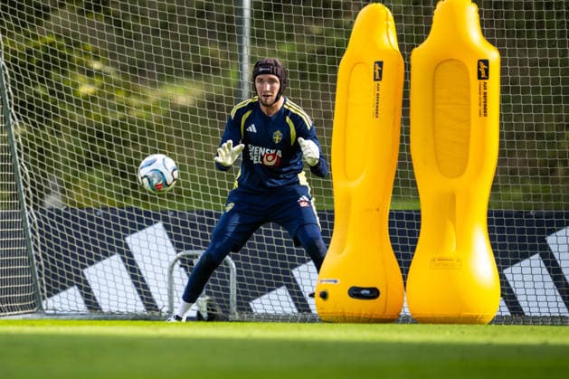 260922 goalkeeper Noel Törnqvist of the Swedish men s national football team at a training session on September 22, 2026 in Stockholm. Photo: Johanna Säll BILDBYRAN kod JL JL0630 fotboll football soccer fotball nations league uefa nations league träning practice training sverige sweden sverige a bbeng Copyright: JOHANNAxSÄLL BB260922BB353