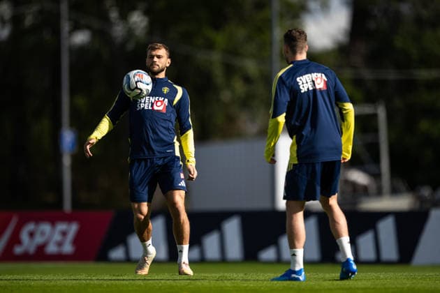 260922 Jesper Karlström of the Swedish men s national football team at a training session on September 22, 2026 in Stockholm. Photo: Johanna Säll BILDBYRAN kod JL JL0630 fotboll football soccer fotball nations league uefa nations league träning practice training sverige sweden sverige a bbeng Copyright: JOHANNAxSÄLL BB260922BB367
