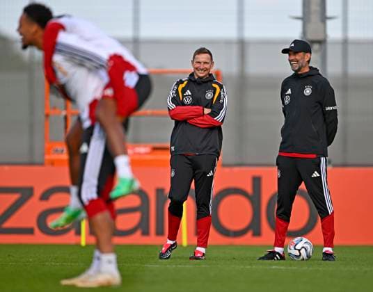 22.09.2026, Fussball DFB-Nationalmannschaft Deutschland, Trainingslager in Herzogenaurach, im Homeground bei ADIDAS, vor den UEFA Nations League Spielen, Training der Nationalmannschaft vor der anwesenden Presse. Trainer Jürgen Klopp (Deutschland) hat Spass