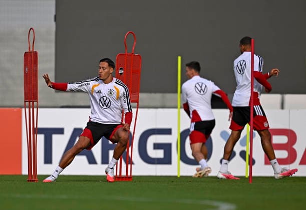 22.09.2026, Fussball DFB-Nationalmannschaft Deutschland, Trainingslager in Herzogenaurach, im Homeground bei ADIDAS, vor den UEFA Nations League Spielen, Training der Nationalmannschaft vor der anwesenden Presse. Younes Ebnoutalib (Deutschland)