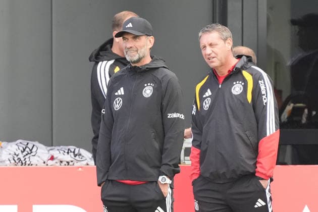 Bundestrainer Jürgen Klopp (Deutschland Germany), Co-Trainer Assistenztrainer Peter Krawietz (Deutschland Germany) - Herzo Base 22.09.2026: Deutsche Nationalmannschaft Nations League Vorbereitung, Home Ground, HerzoBase, World of Adidas, Herzogenaurach