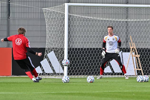 Medienaktivitäten DFB, 22.09.2026 HERZOGENAURACH, GERMANY; 22. SEPTEMBER: im Bild Marc-Andre Ter STEGEN von Ajax Amsterdam bei der ersten Trainingseinheit der Nationalmannschaft unter Jürgen KLOPP auf dem Trainingsgelände von Adidas in Herzogenaurach Copyright: xBEAUTIFULxSPORTS Goldbergx