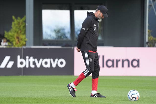 Bundestrainer Jürgen Klopp (Deutschland Germany) nachdenklich - Herzo Base 22.09.2026: Deutsche Nationalmannschaft Nations League Vorbereitung, Home Ground, HerzoBase, World of Adidas, Herzogenaurach